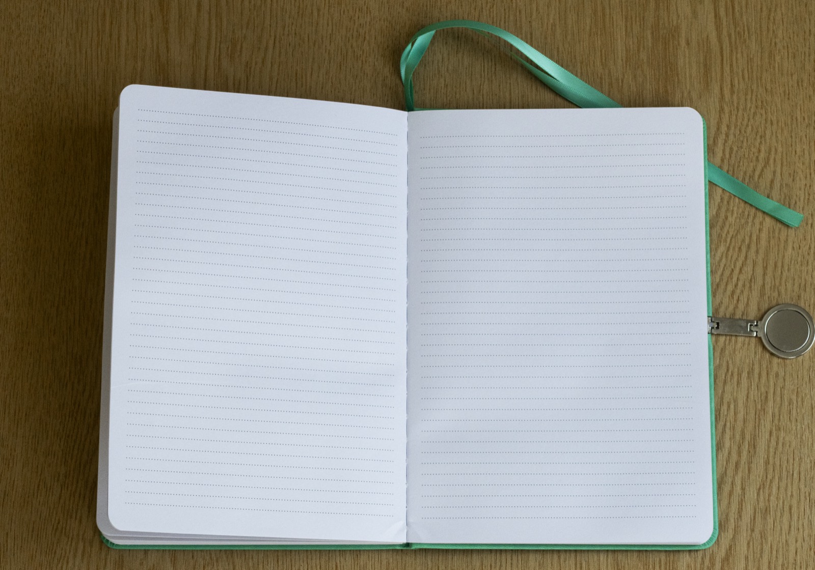 Pages 170–200: a blank dotted double-page spread for notes and sketches.
